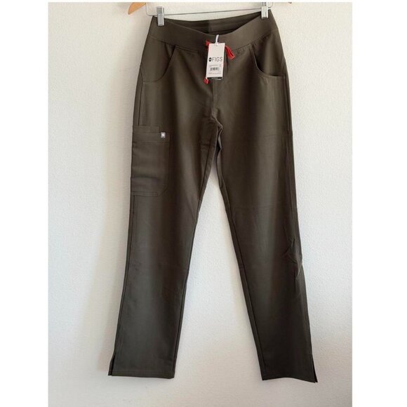 Figs Kade Cargo Scrub Pants in Spruce, Size X-Small - Picture 8 of 10
